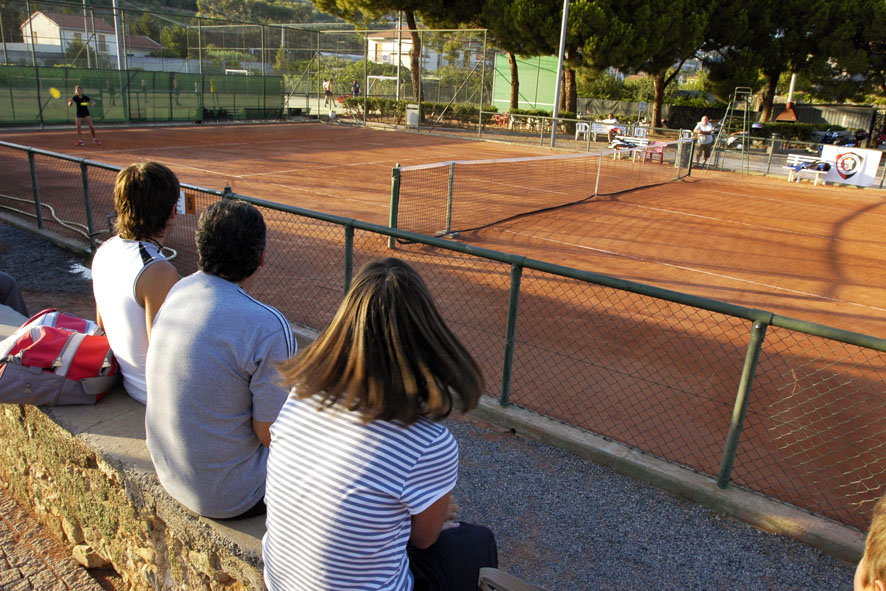 Loano, un campo el tennis club.