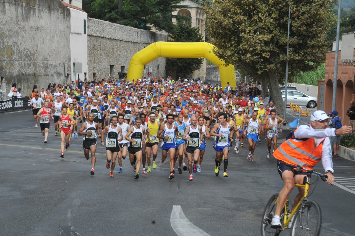Loano Giro delle Mura 2013 partenza1674
